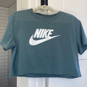 Nike Cropped Tee